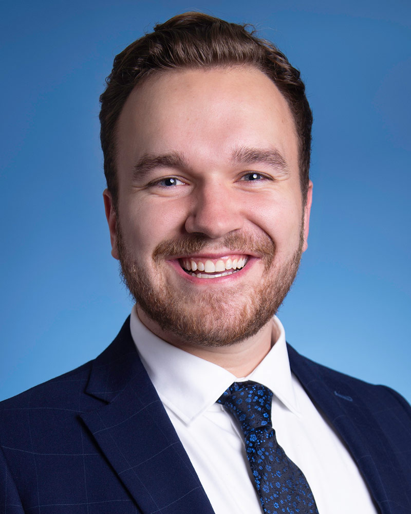 Headshot of Eric Muellejans